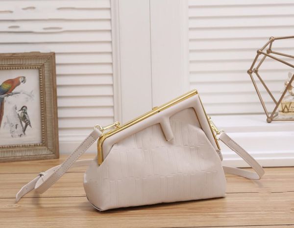 classic first shoulder messenger bag clip dinner bags crossbody lipstick pocket leather coin purse buckle women fahsion wallets removable st
classic first shoulder messenger bag clip dinner bags crossbody lipstick pocket leather coin purse buckle women fahsion wallets removable st