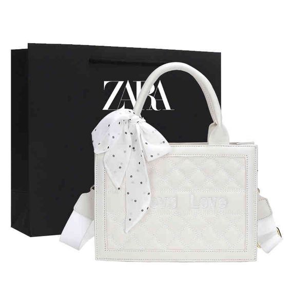 designer luxury handbags leather women's bag niche design high-grade feeling lingge fashion versatile messenger chain bag valentine bag
designer luxury handbags leather women's bag niche design high-grade feeling lingge fashion versatile messenger chain bag valentine bag