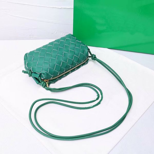 one cassette botegas batega bags luxurys designer shoulder crossbody bag mini intrecciato woven leather womens zipper composite suede lining
one cassette botegas batega bags luxurys designer shoulder crossbody bag mini intrecciato woven leather womens zipper composite suede lining