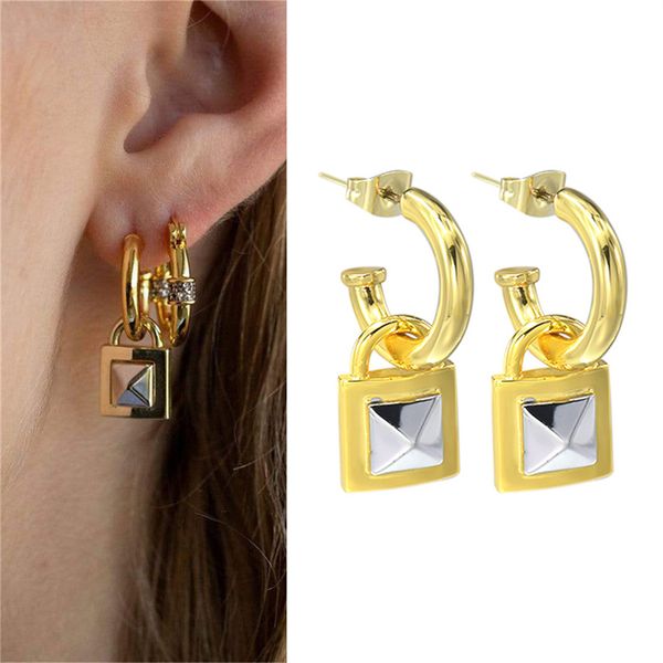 2022 designer earrings trend hoop charms earring for women cute stud gift party gold color new fashion jewelry c-shaped retro stylish christ, Golden;silver
2022 designer earrings trend hoop charms earring for women cute stud gift party gold color new fashion jewelry c-shaped retro stylish christ, Golden;silver