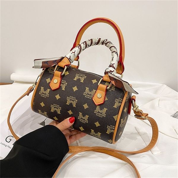 fashion printed hand pillow autumn and winter new fashion version high-capacity single leisure messenger 80% off purse sales
fashion printed hand pillow autumn and winter new fashion version high-capacity single leisure messenger 80% off purse sales