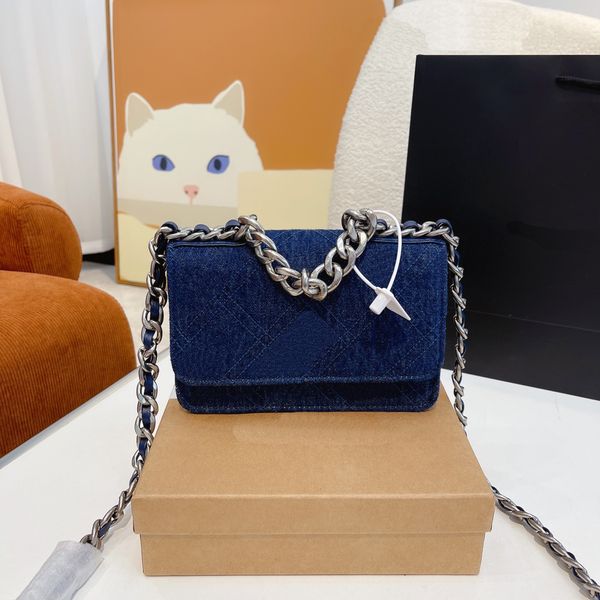 shoulder bag designer bag handbag women mini thick chain crossbody bags denim all-match fashion clutch solid color wallet handbags
shoulder bag designer bag handbag women mini thick chain crossbody bags denim all-match fashion clutch solid color wallet handbags