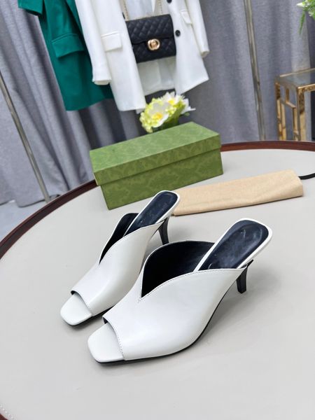 2023designers fashion jelly slippers men women sandals summer beach shoes flat flip flops alphabet 0609, Black
2023designers fashion jelly slippers men women sandals summer beach shoes flat flip flops alphabet 0609, Black