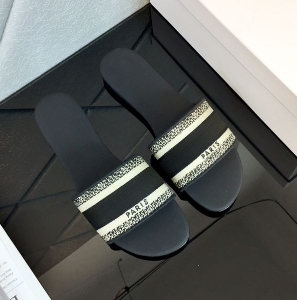 2022 women luxury designer sandals slippers leather summer flat slipper embroidery fashion beach woman big head rainbow letters 34-46, Black
2022 women luxury designer sandals slippers leather summer flat slipper embroidery fashion beach woman big head rainbow letters 34-46, Black