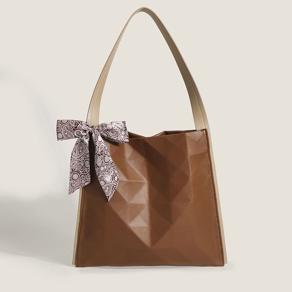 designer 2022 tote bag for women with bow large hobos with diamond lattice and soft leather shopping in summer style versatile
designer 2022 tote bag for women with bow large hobos with diamond lattice and soft leather shopping in summer style versatile