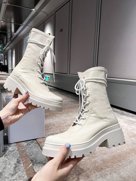 2022 womens thick sole snow boots classic fashion party boots casual mules lace up leather knit stretch shoes women size 35-39, Black
2022 womens thick sole snow boots classic fashion party boots casual mules lace up leather knit stretch shoes women size 35-39, Black