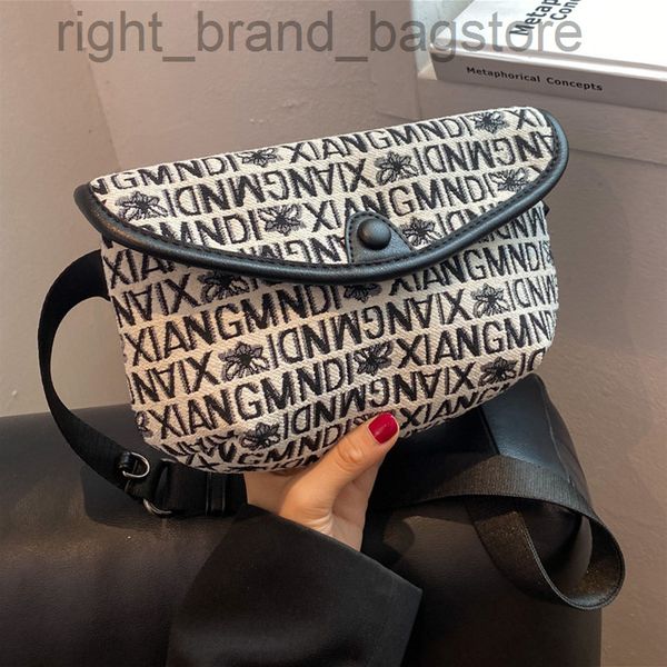 ladies new fashion brand design messenger bag bee embroidery small square bag women popular letter chest bags w220806
ladies new fashion brand design messenger bag bee embroidery small square bag women popular letter chest bags w220806