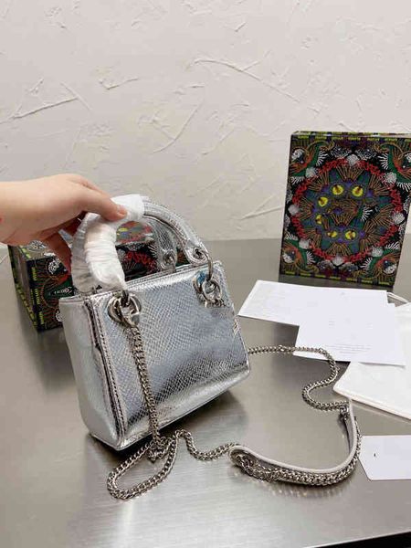 women luxurys designers luxury bags with chain small tote women handbag shoulder soft leather designer crossbody female purses 220304 zhouzh
women luxurys designers luxury bags with chain small tote women handbag shoulder soft leather designer crossbody female purses 220304 zhouzh