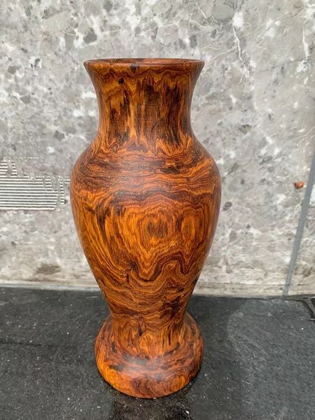 china hainan chrysanthemum pear (huanghuali) vase art decoration chinese style handicraft antique
china hainan chrysanthemum pear (huanghuali) vase art decoration chinese style handicraft antique