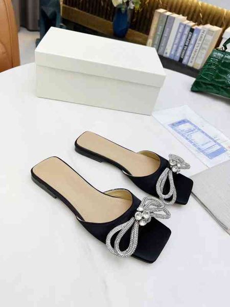 slippers fashion women shoes diamond bow cartoon slippers satin flat slides woman shoe beach lazy sandals designer slipper large size 35-42, Black
slippers fashion women shoes diamond bow cartoon slippers satin flat slides woman shoe beach lazy sandals designer slipper large size 35-42, Black