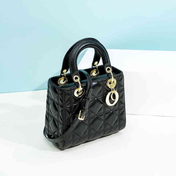 luxury fashion pu quilting square plaided crossbody handbag women elegant handle small box bag
luxury fashion pu quilting square plaided crossbody handbag women elegant handle small box bag
