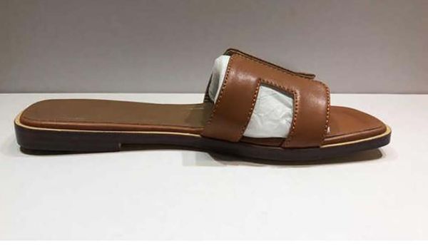 2022 pretty womens summer sandals beach slide slippers crocodile skin leather flip flops heels ladies sandali fashion design, Black
2022 pretty womens summer sandals beach slide slippers crocodile skin leather flip flops heels ladies sandali fashion design, Black