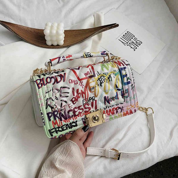 handbags high sense color painting graffiti women's bag 2022 popular one shoulder messenger trend lingge chain, Black;red
handbags high sense color painting graffiti women's bag 2022 popular one shoulder messenger trend lingge chain, Black;red
