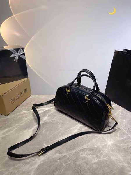 women luxurys designers shoulder bag crossbody bags brand designer high capacity handbags for women 28/16 cm 220709 zhouzhoubao123
women luxurys designers shoulder bag crossbody bags brand designer high capacity handbags for women 28/16 cm 220709 zhouzhoubao123