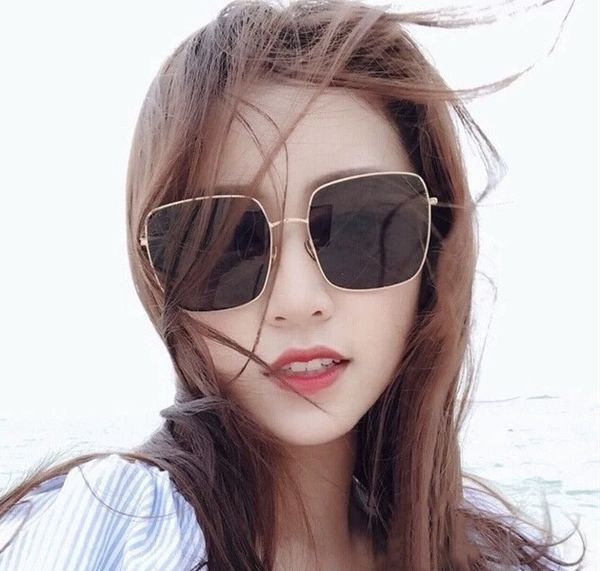 50% discount for factory direct salesshenzhen quality d female star online red 2022 new generous frame sunglasses male stellaire, White;black
50% discount for factory direct salesshenzhen quality d female star online red 2022 new generous frame sunglasses male stellaire, White;black