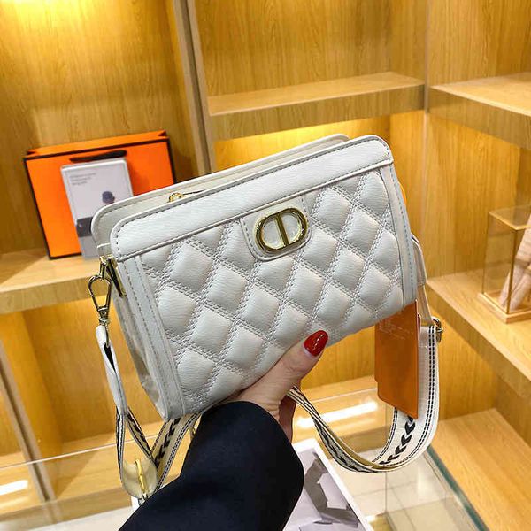 factory direct sale 55% off net red sense women's 2022 new small fragrance lingge embroidered line shoulder bag fashion versatile messe 
factory direct sale 55% off net red sense women's 2022 new small fragrance lingge embroidered line shoulder bag fashion versatile messe