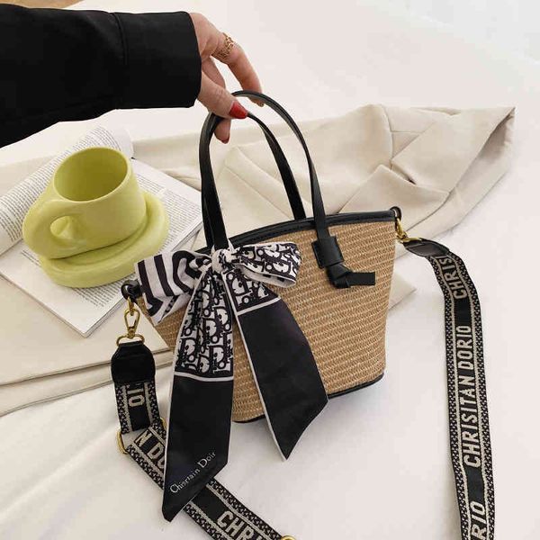 2022 factory wholesale new summer straw fashion letter silk scarf bucket bohemian style holiday beach one shoulder messenger handbag tbod, Black;red
2022 factory wholesale new summer straw fashion letter silk scarf bucket bohemian style holiday beach one shoulder messenger handbag tbod, Black;red