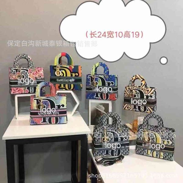 women's 2022 new fashion high sense printed diana bag summer versatile one shoulder messenger bag handbag luxury designer
women's 2022 new fashion high sense printed diana bag summer versatile one shoulder messenger bag handbag luxury designer