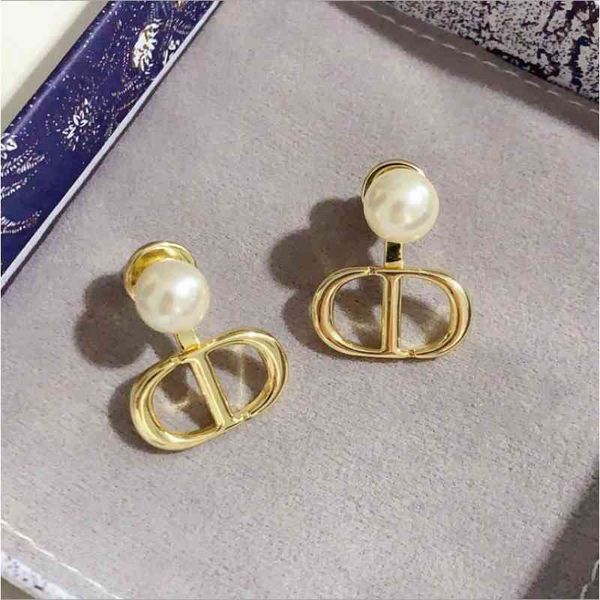 new classic pearl earrings women's red selected brass material exclusive design jewel, Golden
new classic pearl earrings women's red selected brass material exclusive design jewel, Golden
