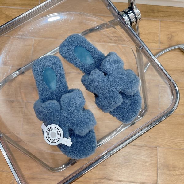 2022 lastest luxurious mink fur women slippers soft flat open-toe slip-on mules with oversized initials fashion lightweight size 34-42, Black
2022 lastest luxurious mink fur women slippers soft flat open-toe slip-on mules with oversized initials fashion lightweight size 34-42, Black