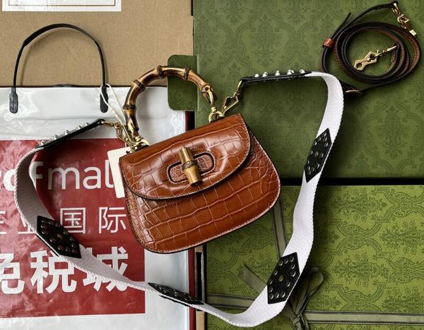 realfine totes 5a 686864 17cm crocodile alligator bamboo 1947 mini tote handbags handle purse for women with dust bag
realfine totes 5a 686864 17cm crocodile alligator bamboo 1947 mini tote handbags handle purse for women with dust bag