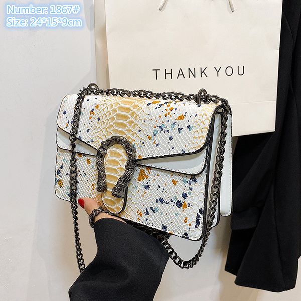 wholesale factory ladies shoulder bags this year's popular embossed leather handbag personality trend snake chain bag flip gradient fas
wholesale factory ladies shoulder bags this year's popular embossed leather handbag personality trend snake chain bag flip gradient fas