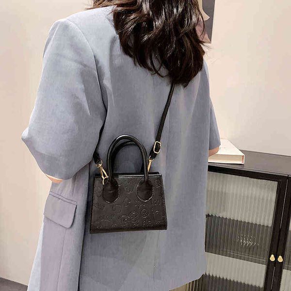 2022 new fashion all-match ladies mini handbag popular bag women's summer high msenger red portable small
2022 new fashion all-match ladies mini handbag popular bag women's summer high msenger red portable small