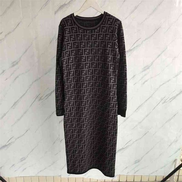 2022 new special offer autumn winter letter jacquard round neck sleeve slim knit long dress wool silk, Black;gray
2022 new special offer autumn winter letter jacquard round neck sleeve slim knit long dress wool silk, Black;gray