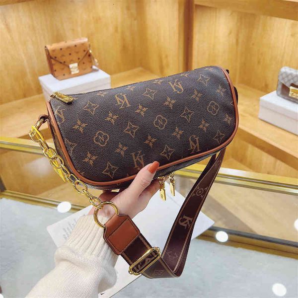 handbags bags hong kong soft leather women's 2022 korean version new style dumpling high sense single shoulder messenger bag, Black;red
handbags bags hong kong soft leather women's 2022 korean version new style dumpling high sense single shoulder messenger bag, Black;red