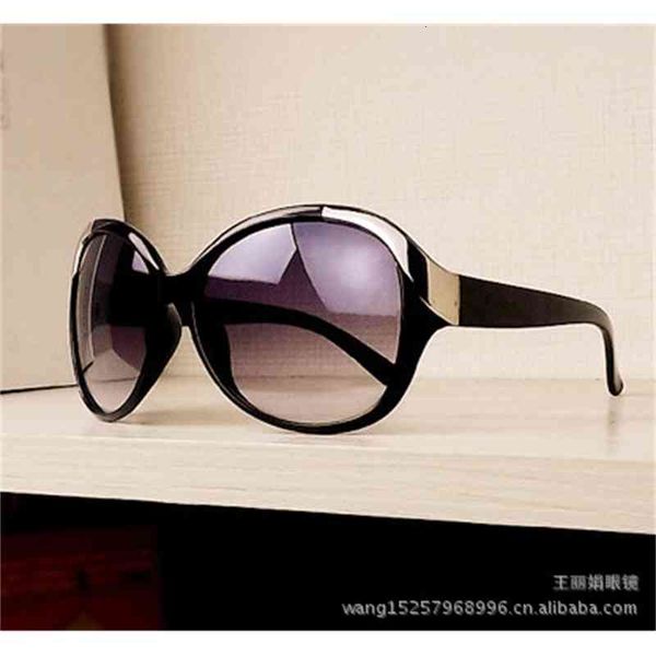 new fancy fashion men's and women's fashion street shooting sunglasses personality cool optical glass gw0l, White;black
new fancy fashion men's and women's fashion street shooting sunglasses personality cool optical glass gw0l, White;black