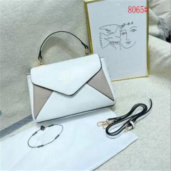 shoulder bags tote bag women summer luxury designer totes purse single zipper wallets handbags real leather bags lady 8065#27cm*11cm
shoulder bags tote bag women summer luxury designer totes purse single zipper wallets handbags real leather bags lady 8065#27cm*11cm