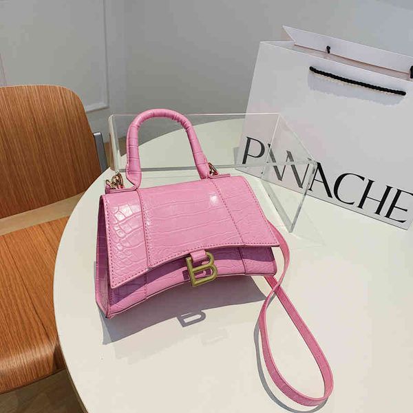 purses outlet 2022 spring new armpit women's leisure personalized sling one shoulder messenger bag black crocodile pattern small square
purses outlet 2022 spring new armpit women's leisure personalized sling one shoulder messenger bag black crocodile pattern small square