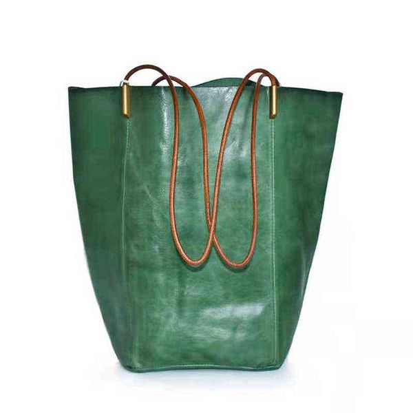 large capacity genuine leather totes bags real leather shoulder bags natural dermatoglyph casual cow leather composite bags 220512
large capacity genuine leather totes bags real leather shoulder bags natural dermatoglyph casual cow leather composite bags 220512