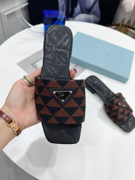 2022 designer women summer lace velvet slippers mules loafers genuine leather flats with buckle bees snake pattern 0329, Black
2022 designer women summer lace velvet slippers mules loafers genuine leather flats with buckle bees snake pattern 0329, Black