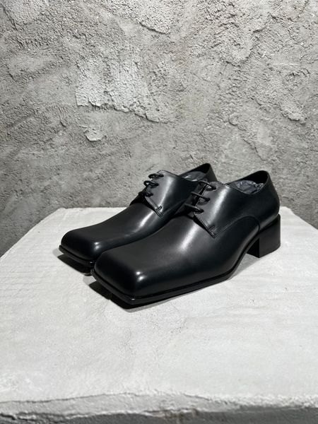 2022 spring mens designer genuine leather shoes loafers ~ mens new designer shoes eu size 39-44, Red;white
2022 spring mens designer genuine leather shoes loafers ~ mens new designer shoes eu size 39-44, Red;white