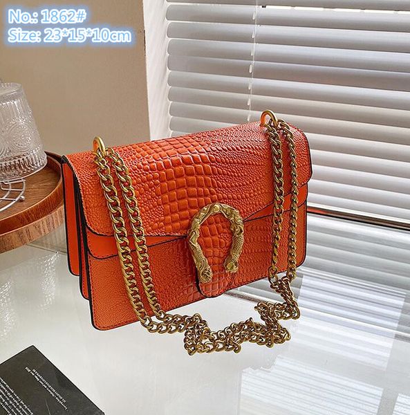 Wholesale factory ladies leathers shoulder bags street personality golden buckle chain bag flip embossed leather backpack trend snake handbag 8 colors, Black-1862#
Wholesale factory ladies leathers shoulder bags street personality golden buckle chain bag flip embossed leather backpack trend snake handbag 8 colors, Black-1862#