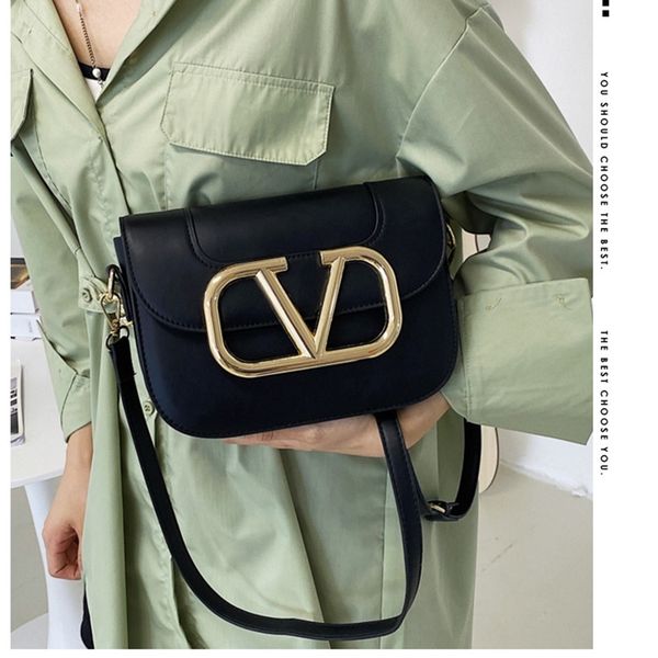 temperament women's bag 2022 new simple single shoulder high sense small square messenger
temperament women's bag 2022 new simple single shoulder high sense small square messenger
