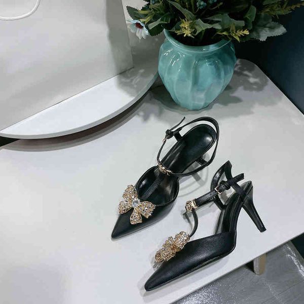 sandals luxury rhinestones bow thin heeled sandals designer classic elegant one line belt high heels women dress shoes summer pumps 220323, Black
sandals luxury rhinestones bow thin heeled sandals designer classic elegant one line belt high heels women dress shoes summer pumps 220323, Black