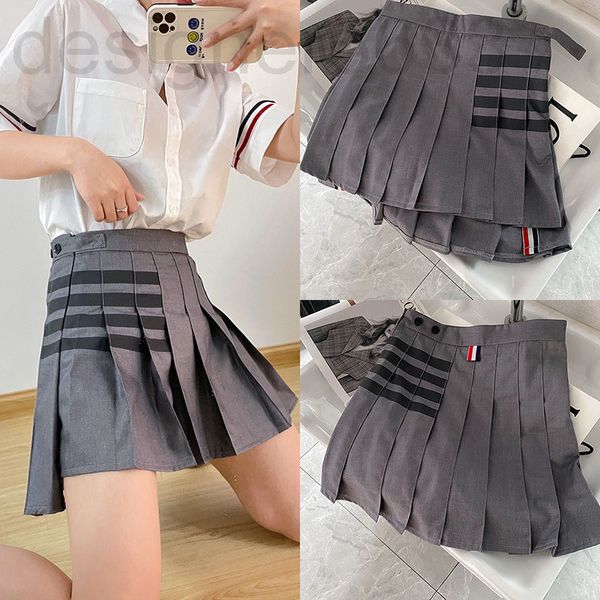 skirts designer tb half body pleated skirt female autumn winter short high waist black white gray anti light jk suit material small a-word h
skirts designer tb half body pleated skirt female autumn winter short high waist black white gray anti light jk suit material small a-word h