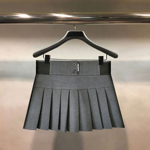 skirts dangjia autumn high waist a-shaped skirt elastic thin anti light short female, Black
skirts dangjia autumn high waist a-shaped skirt elastic thin anti light short female, Black