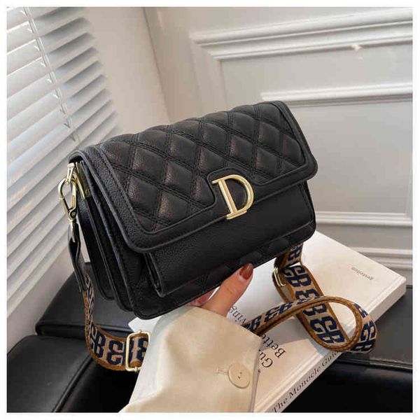 women's spring lingge simple and versatile ins single shoulder diagonal bag
women's spring lingge simple and versatile ins single shoulder diagonal bag