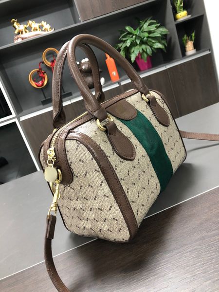 2022 designer luxury women men boston bags inclined shoulder bag womens pillow mono handbag fashion mini crossbody bags 3a quality new
2022 designer luxury women men boston bags inclined shoulder bag womens pillow mono handbag fashion mini crossbody bags 3a quality new