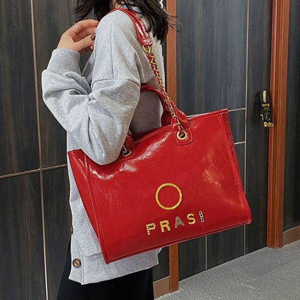 classic women's luxury handbags beach bags designers ch metal letter badge tote evening bag small mini body leather handbag large femal 
classic women's luxury handbags beach bags designers ch metal letter badge tote evening bag small mini body leather handbag large femal