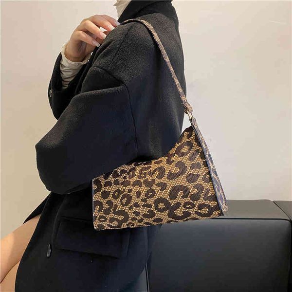 2022 fashion women's bag korean foreign style portable leopard single shoulder underarm summer fashion brand wide strap ladies handbags
2022 fashion women's bag korean foreign style portable leopard single shoulder underarm summer fashion brand wide strap ladies handbags