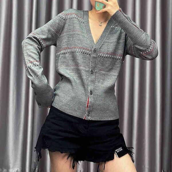 women's knits & tees grey jacquard contrast small square stripe hem split long sleeve thread closure v-neck cardigan jacket sweater 508, White
women's knits & tees grey jacquard contrast small square stripe hem split long sleeve thread closure v-neck cardigan jacket sweater 508, White