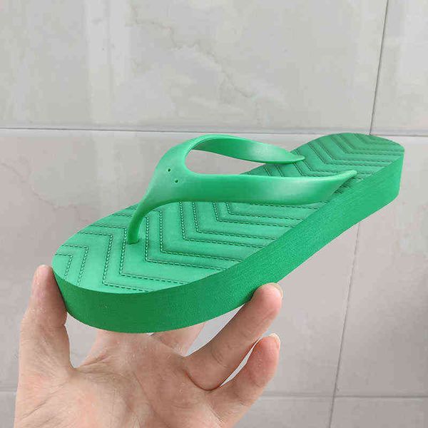 luxury womens flip flop brand new designer slides casual outdoor beach sandals summer fashion flat slippers for lady shoes 2022 y220531, Black
luxury womens flip flop brand new designer slides casual outdoor beach sandals summer fashion flat slippers for lady shoes 2022 y220531, Black