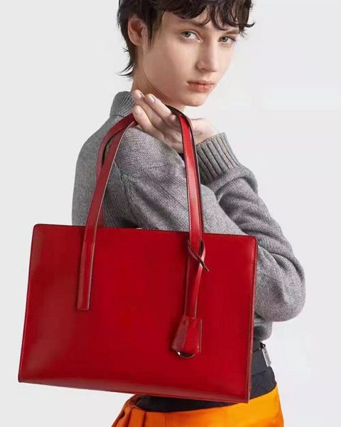 7a original quality bag designer milano large classic saffiano retro shopping tote bag fashion messenger handbags in genuine leather women m
7a original quality bag designer milano large classic saffiano retro shopping tote bag fashion messenger handbags in genuine leather women m