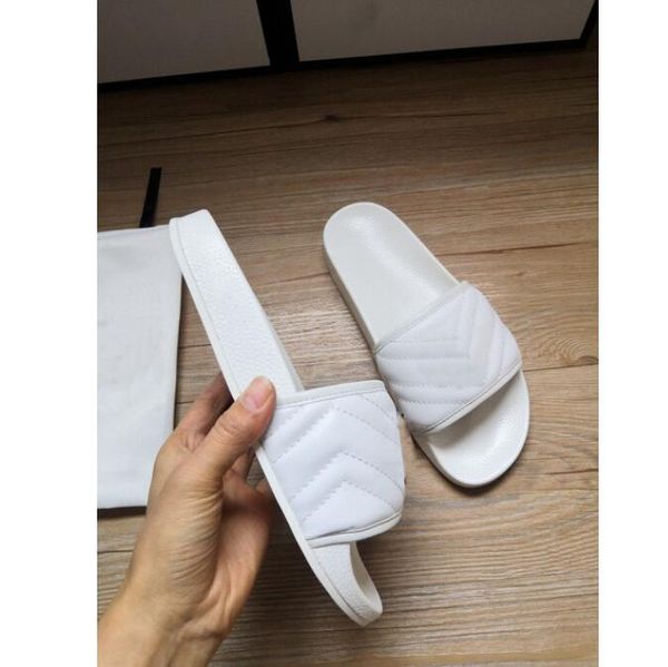2022 new slippers go out in summer flat sandals beach antiskid women sandals bathroom soft bottomed men's slipper 35-46, Black
2022 new slippers go out in summer flat sandals beach antiskid women sandals bathroom soft bottomed men's slipper 35-46, Black