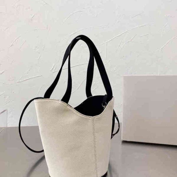 bags tote women high-quality shopping classic white large-capacity handbag messenger shoulder hourglass leather designer lady wallet
bags tote women high-quality shopping classic white large-capacity handbag messenger shoulder hourglass leather designer lady wallet