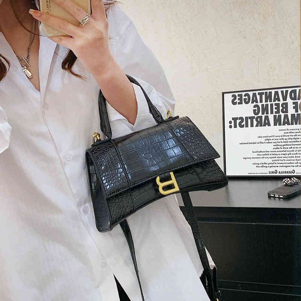 2022 new designer handbags one female hourglass crocodile pattern foreign style stick square texture hand-held
2022 new designer handbags one female hourglass crocodile pattern foreign style stick square texture hand-held